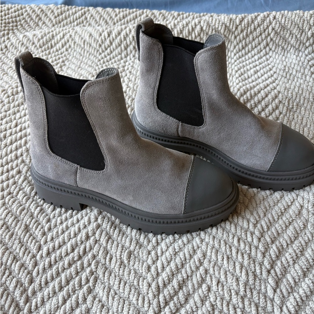 Steve Madden Light Gray Suede Slip-On Shoes